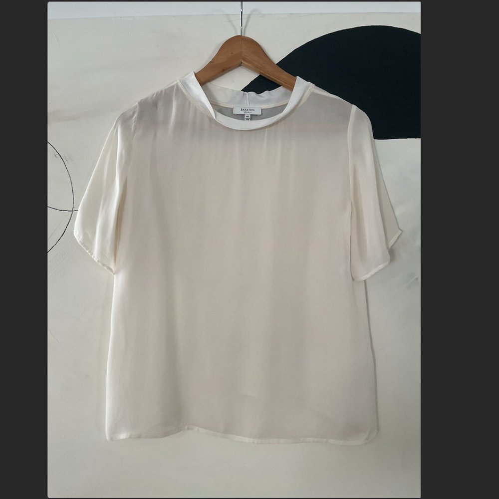 Aritzia Babaton White Silk T-Shirt with ribbed collar